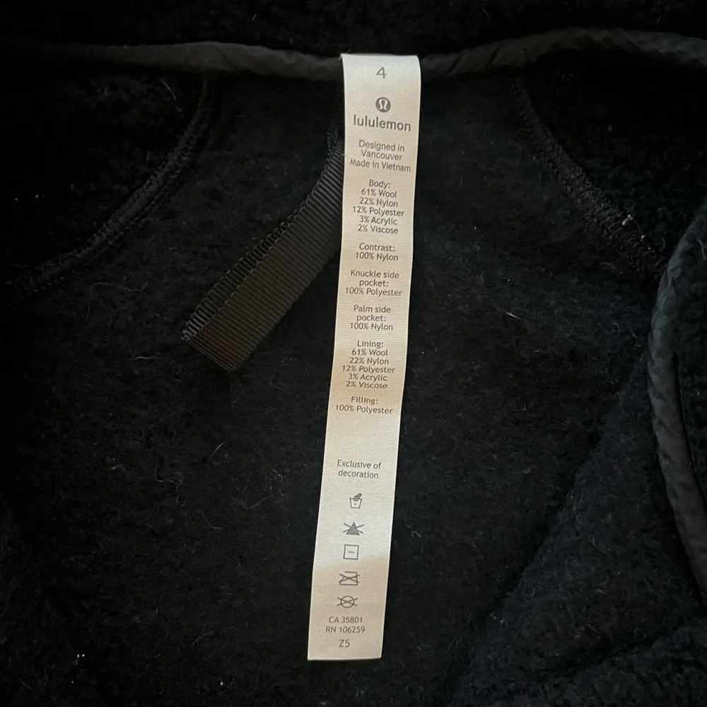 Lululemon Womens 4 Black Sherpa Button Up‎ Jacket